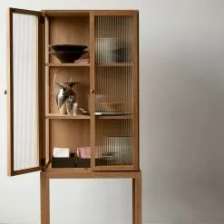 Menu Curiosity Vitrine H 168 Cm -Möbel Verkaufsgeschäft none 2000x2000 ID2040928 958a3ae19c7f2008dac34724b174a6d4