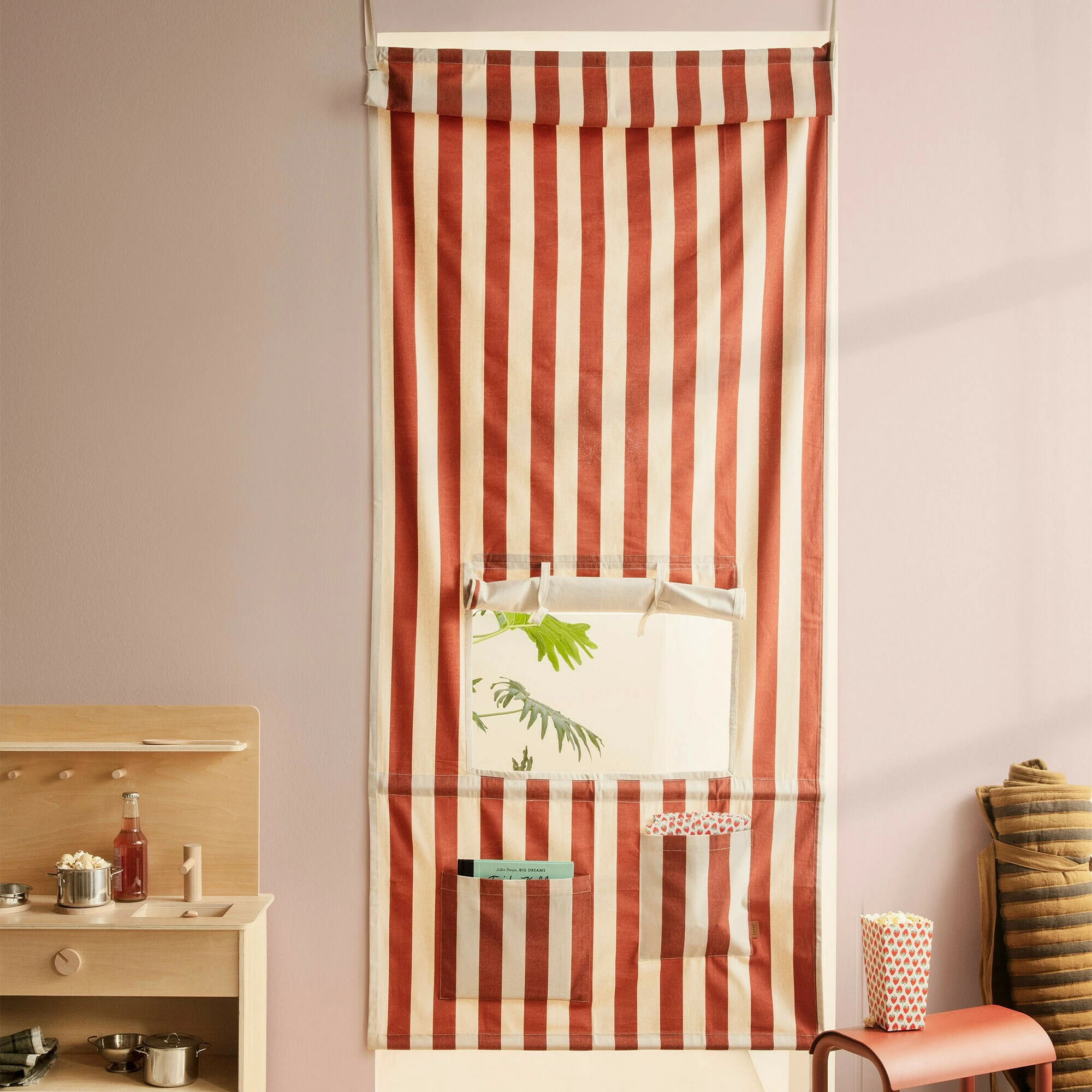 Ferm LIVING Kids Kiosk Und Puppentheater 4 Ferm LIVING Kids Kiosk Und Puppentheater – Bild 2