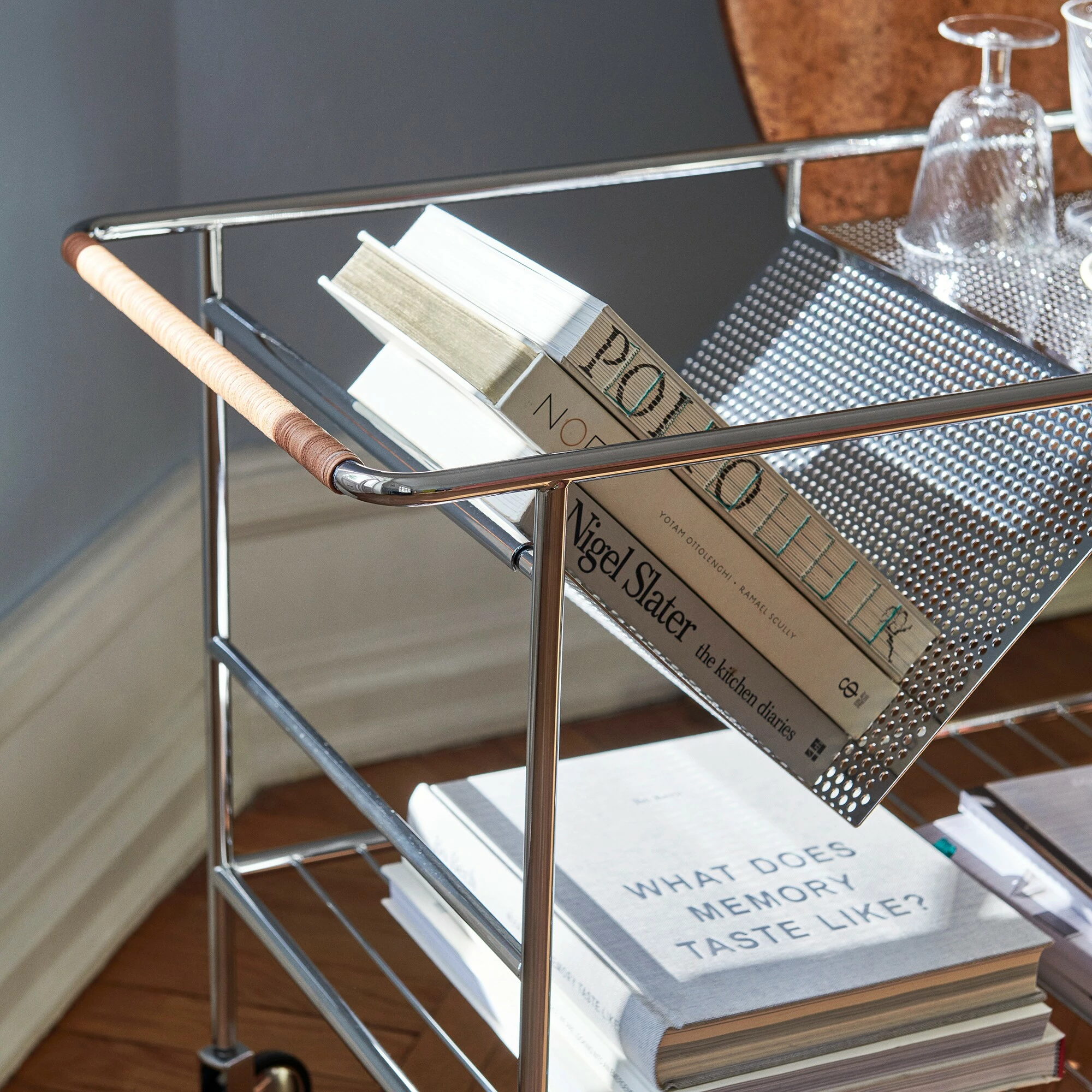 &Tradition Alima NDS1 Servierwagen 10 &Tradition Alima NDS1 Servierwagen – Bild 9